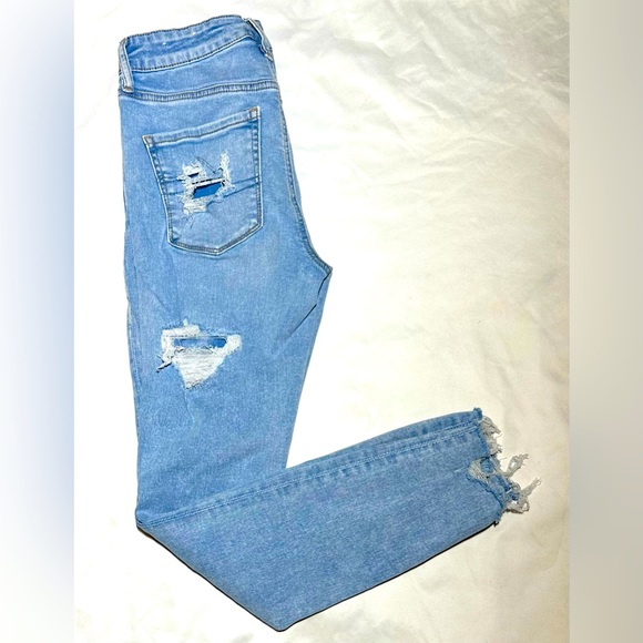 Size 8 American eagle next level stretch high waist “patched holes” worn twice - Picture 2 of 4